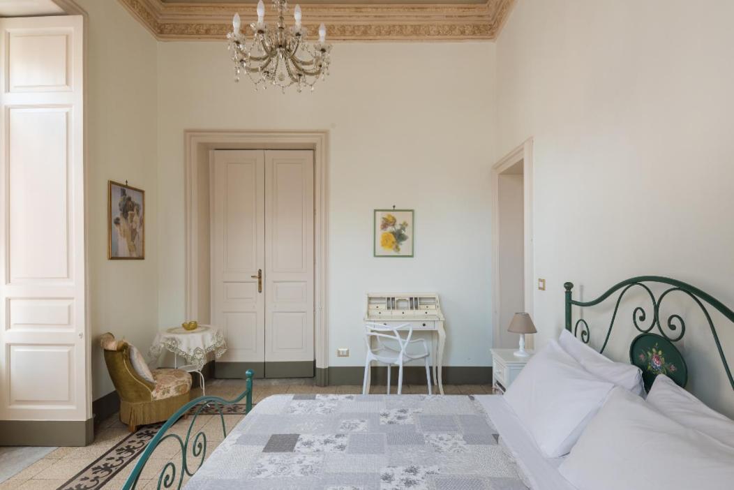 Palazzo Arcidiacono - Luxury Holidays Катания Екстериор снимка